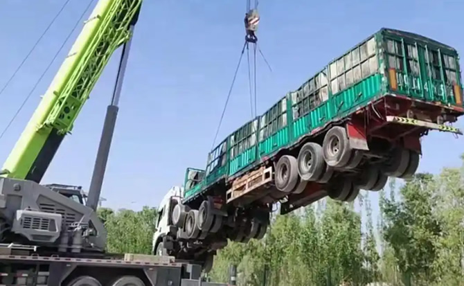 镇坪道路脱困救援案例